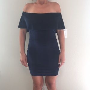 NAVY VELVET DRESS 🌼